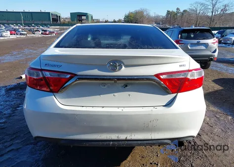 2015 Toyota Camry Se z USA, uszkodzony, nr VIN 4T1BF1FK4FU482281